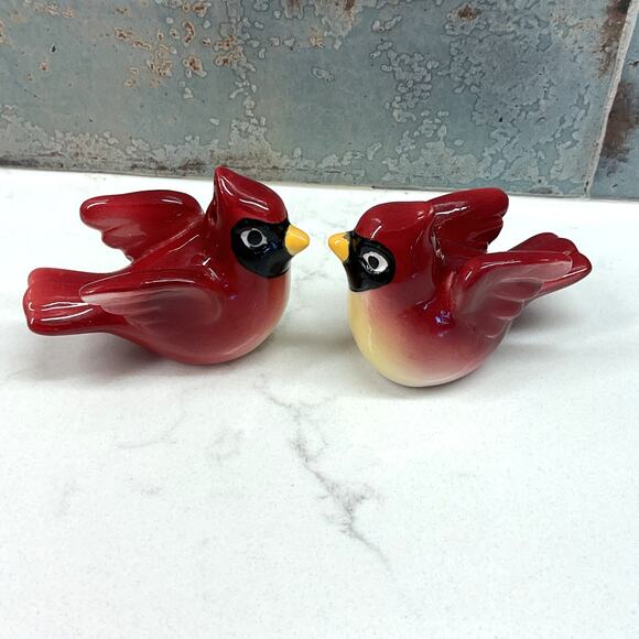 Christmas Cardinals Salt and Pepper Shaker Set Ceramic Glazed - Picture 2 of 10